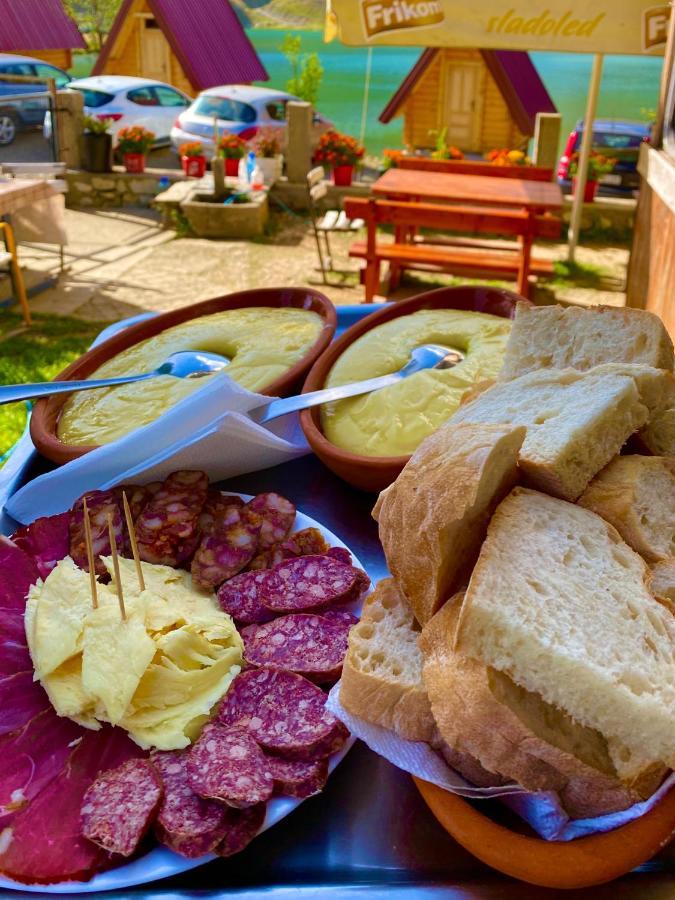 Kapetanovo Jezero Bungalov Bed and Breakfast Ποντγορίτσα Εξωτερικό φωτογραφία