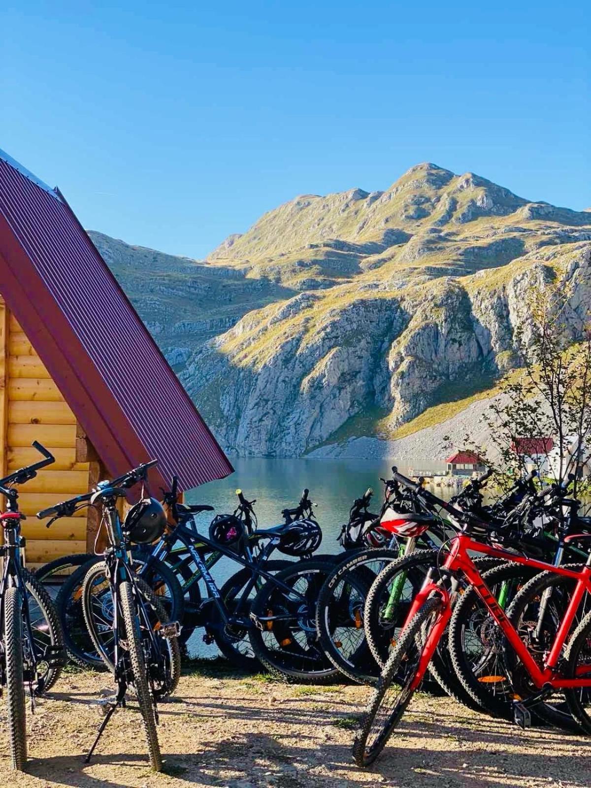 Kapetanovo Jezero Bungalov Bed and Breakfast Ποντγορίτσα Εξωτερικό φωτογραφία